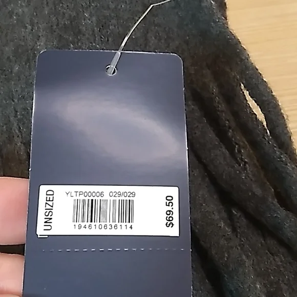 Lucky Brand Dark Gray Scarf 18 x 90 inches including the fringe. NWT - Picture 3 of 7